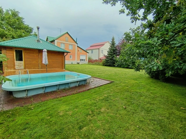 Купить дом на улице Луговская в Бердске. Вариант № 2150000, 43, площадь -  квм, цена 20000000 рублей