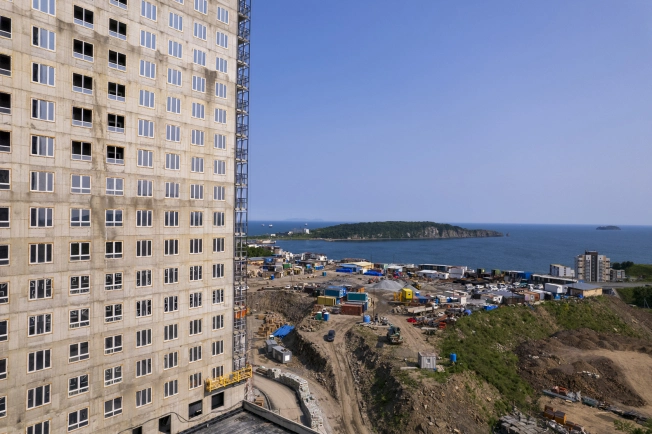 Купить двухкомнатную квартиру в новостройках на улице Океанский проспект в Владивостоке. Вариант № 4119709, 6, площадь -  квм, цена 14194250 рублей