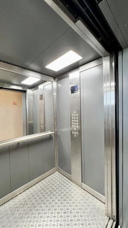 Купить квартиру в Москве. Вариант № 5921648, 38, площадь -  квм, цена 32500000 рублей