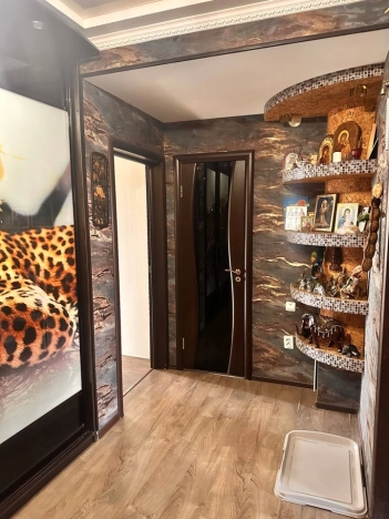 Купить квартиру на улице Комарова в Улан-Удэ. Вариант № 8535062, 32, площадь -  квм, цена 17500000 рублей