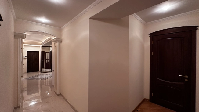 Купить квартиру в Москве. Вариант № 10619257, 3, площадь -  квм, цена 110000000 рублей