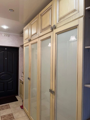 Купить трехкомнатную квартиру в районе Ленинский в Новосибирске. Вариант № 39074, 16, площадь -  квм, цена 11800000 рублей