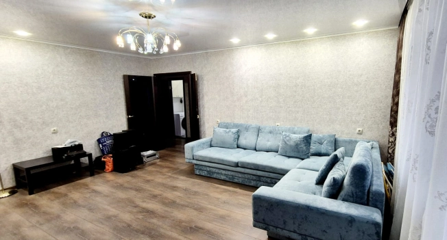 Снять квартиру в Тобольске. Вариант № 9377413, 13, площадь -  квм, цена 70000 рублей