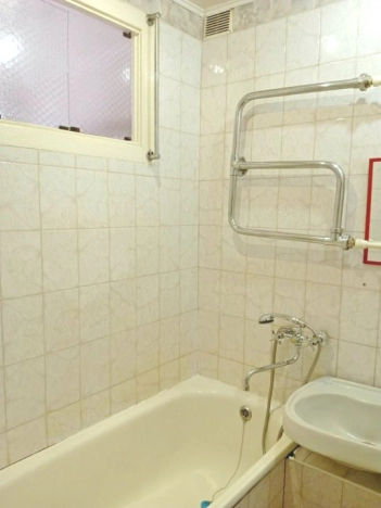 Купить трехкомнатную квартиру в Ростовской области. Вариант № 6239266, 9, площадь -  квм, цена 5500000 рублей