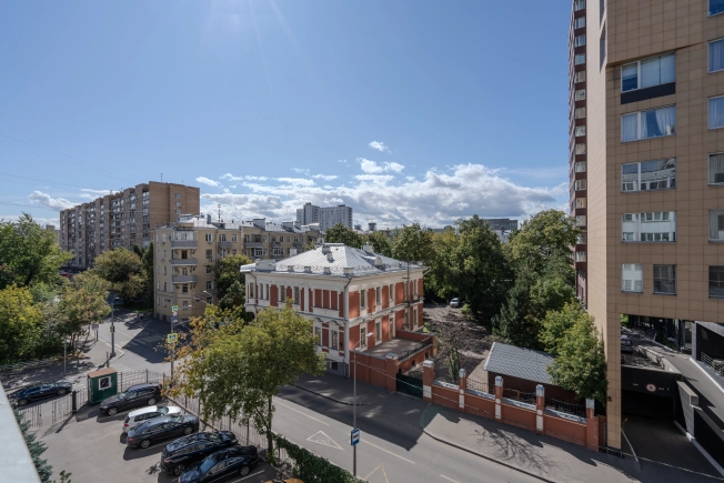 Купить квартиру в Москве. Вариант № 2960494, 28, площадь - квм, цена 35500000.0000 рублей