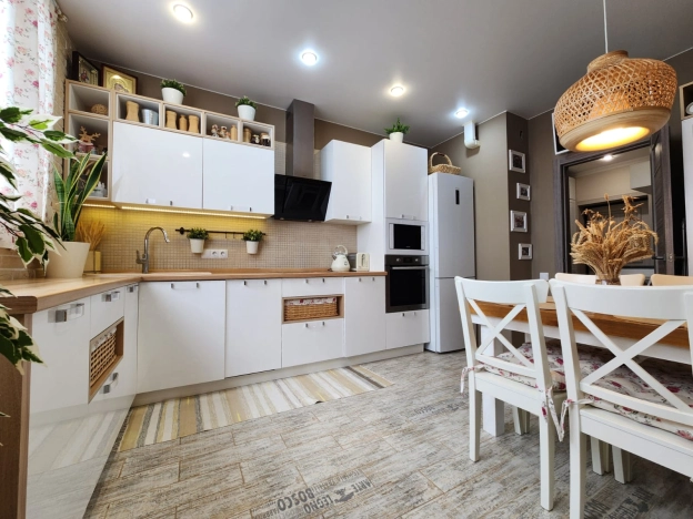 Купить двухкомнатную квартиру на вторичке в Пензенской области. Вариант № 10938, 6, площадь -  квм, цена 7900000 рублей