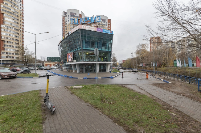 Купить коммерческую недвижимость свободного назначения у метро Бульвар Дмитрия Донского в Москве. Вариант № 17439, 36, площадь -  квм, цена 13700000 рублей