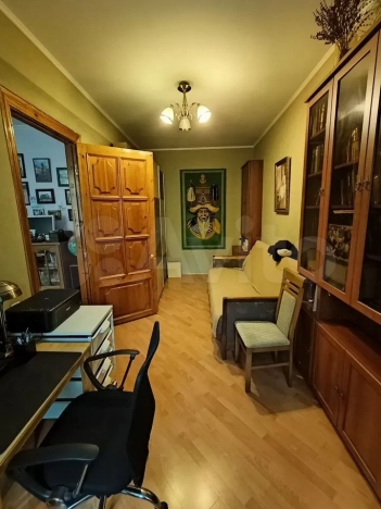 Купить трехкомнатную квартиру в Новосибирске. Вариант № 7686618, 9, площадь -  квм, цена 8500000 рублей