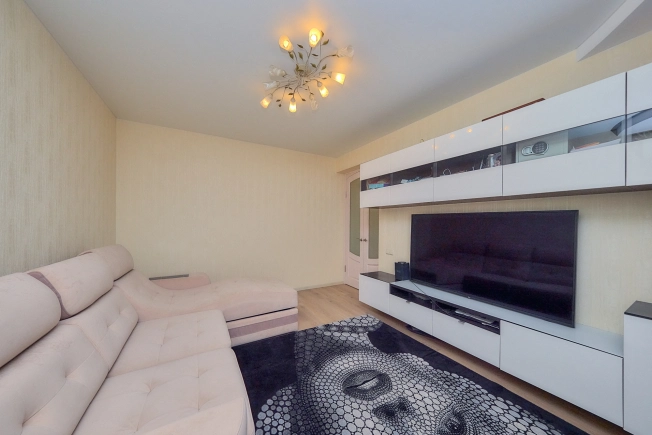 Купить двухкомнатную квартиру в районе Железнодорожный в Рязани. Вариант № 3975570, 4, площадь -  квм, цена 13850000 рублей