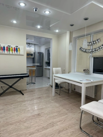 Купить четырехкомнатную квартиру в Волгограде. Вариант № 9500138, 3, площадь -  квм, цена 10200000 рублей