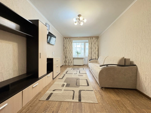 Купить двухкомнатную квартиру в Октябрьском. Вариант № 2156853, 1, площадь -  квм, цена 3370000 рублей