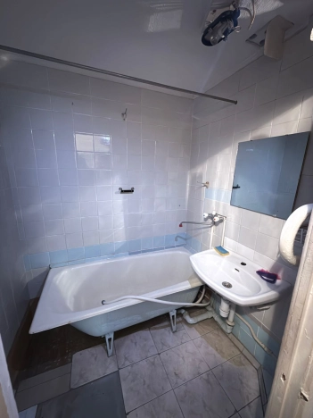 Купить однокомнатную квартиру в Приморском крае. Вариант № 7631395, 5, площадь -  квм, цена 1980000 рублей