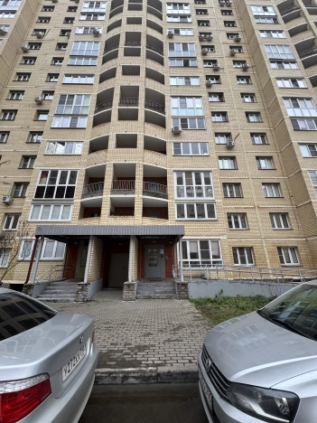 Купить квартиру на вторичке на улице Автомобильный проезд в Москве. Вариант № 10223827, 9, площадь - квм, цена 9000000 рублей