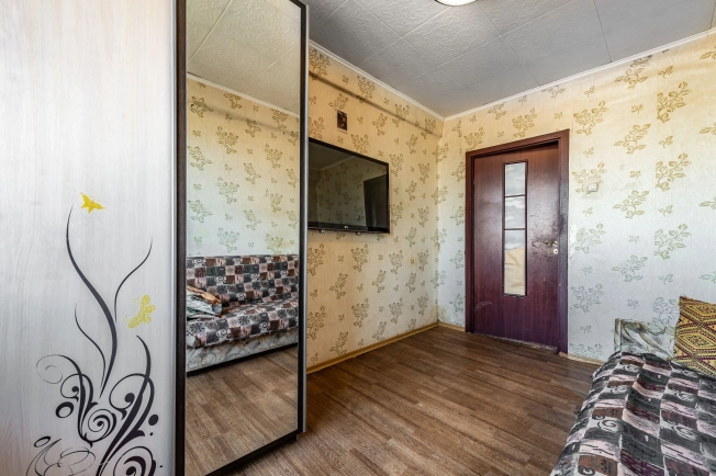 Купить многокомнатную квартиру в районе Невский в Санкт-Петербурге. Вариант № 30454, 17, площадь -  квм, цена 9800000 рублей