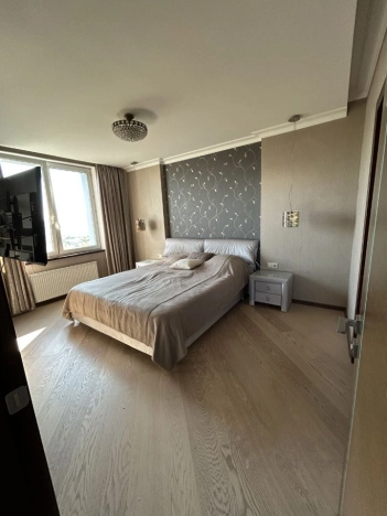 Купить квартиру у метро Давыдково в Москве. Вариант № 7175683, 11, площадь -  квм, цена 36000000 рублей