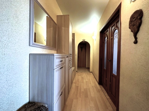 Купить трехкомнатную квартиру в Калуге. Вариант № 35827, 20, площадь -  квм, цена 4600000 рублей