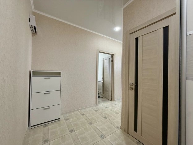 Купить двухкомнатную квартиру в Краснодаре. Вариант № 9666481, 4, площадь -  квм, цена 10750000 рублей