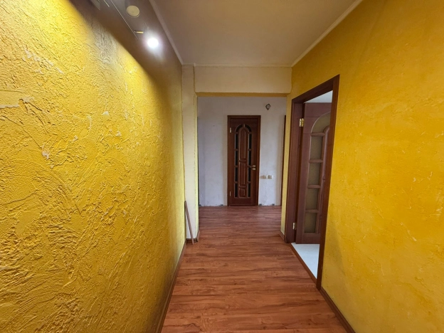 Купить двухкомнатную квартиру в Микрорайоне 15-й, Ангарск в Ангарске. Вариант № 49777, 6, площадь -  квм, цена 4500000 рублей