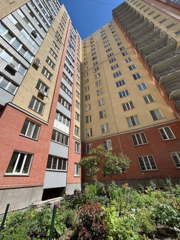 Купить трехкомнатную квартиру в Микрорайоне Золотая Нива в Новосибирске. Вариант № 1183637, 15, площадь -  квм, цена 10500000 рублей