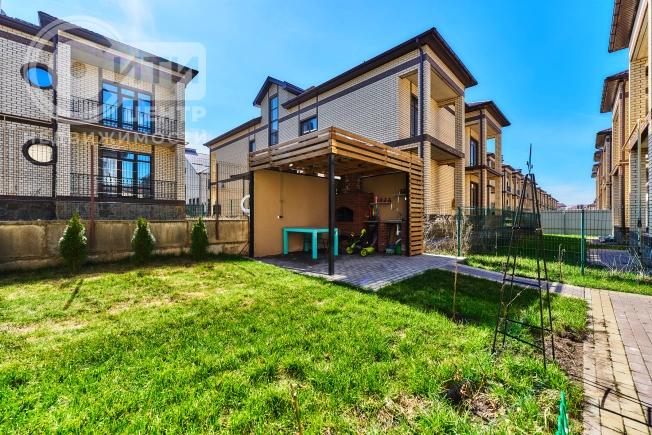 Купить квартиру на вторичке на улице Маршала Вершинина в Воронежской области. Вариант № 33628, 36, площадь -  квм, цена 15800000 рублей