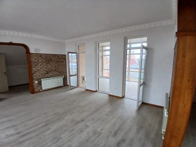 Купить дом на улице Казачья в Ейске. Вариант № 9827664, 19, площадь -  квм, цена 15900000 рублей