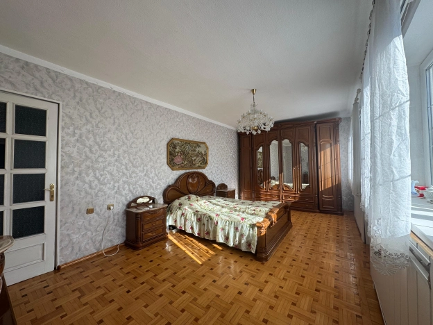 Купить дом в районе Пролетарский в Ростове-на-Дону. Вариант № 44299, 4, площадь -  квм, цена 24000000 рублей