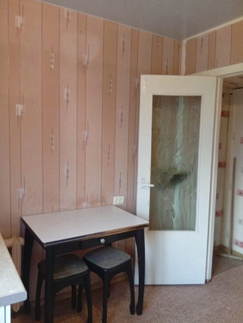 Купить трехкомнатную квартиру в Старом Осколе. Вариант № 6976371, 4, площадь -  квм, цена 3999998 рублей