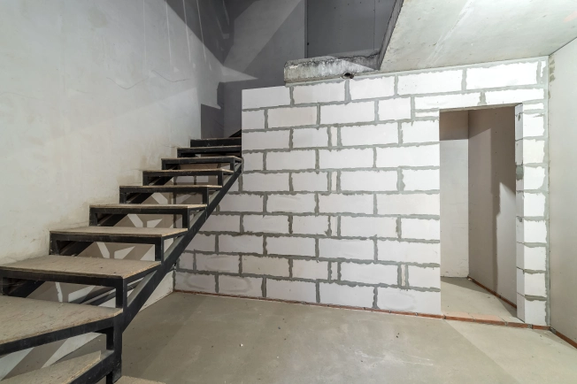 Купить трехкомнатную квартиру у метро Садовая в Санкт-Петербурге. Вариант № 10010474, 2, площадь -  квм, цена 13985094 рублей