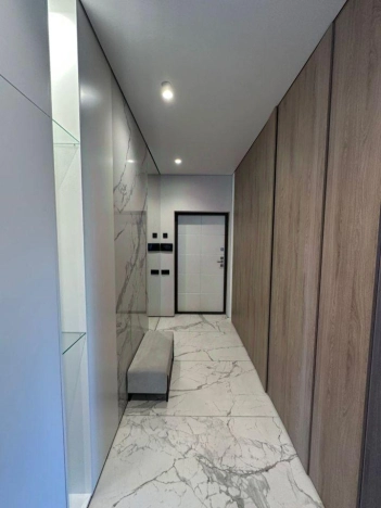 Купить четырехкомнатную квартиру в Новосибирской области. Вариант № 9890388, 12, площадь -  квм, цена 36000000 рублей