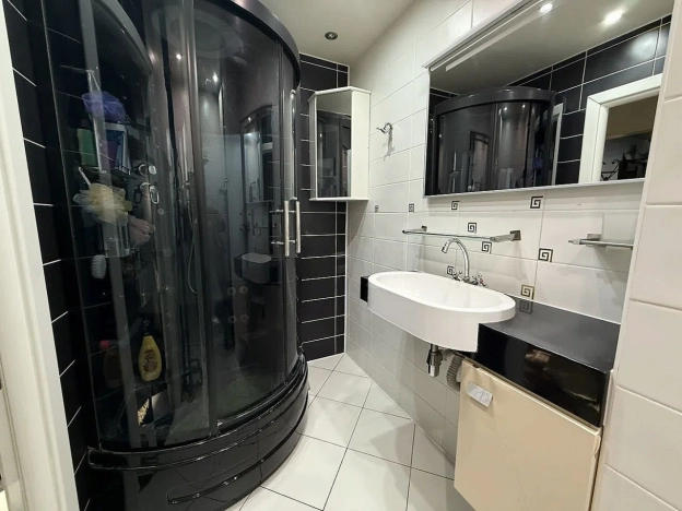 Купить трехкомнатную квартиру у метро Нахабино в Московской области. Вариант № 10007429, 2, площадь -  квм, цена 6650000 рублей