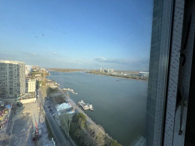 Купить квартиру со свободной планировкой в Ростове-на-Дону. Вариант № 36648, 24, площадь -  квм, цена 55000000 рублей