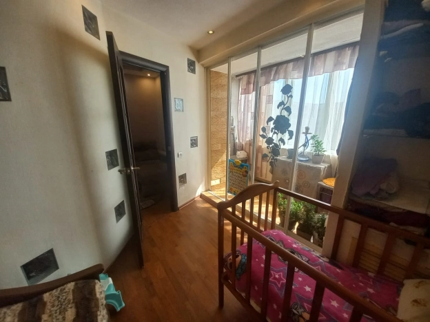 Купить двухкомнатную квартиру в Микрорайоне 15-й, Ангарск в Ангарске. Вариант № 56333, 5, площадь -  квм, цена 4800000 рублей