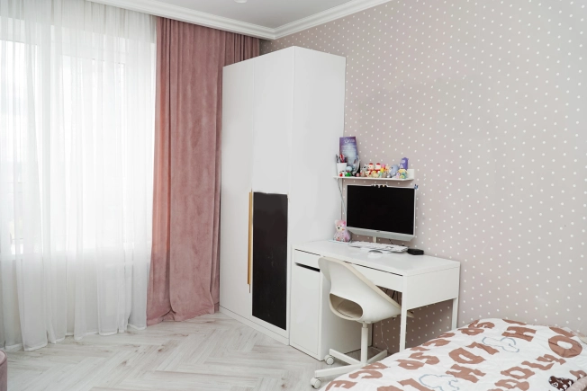 Купить четырехкомнатную квартиру на улице Мира в Новосибирской области. Вариант № 4156069, 24, площадь -  квм, цена 30000000 рублей