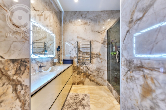 Купить квартиру на вторичке на улице Маршала Вершинина в Воронежской области. Вариант № 33628, 13, площадь -  квм, цена 15800000 рублей