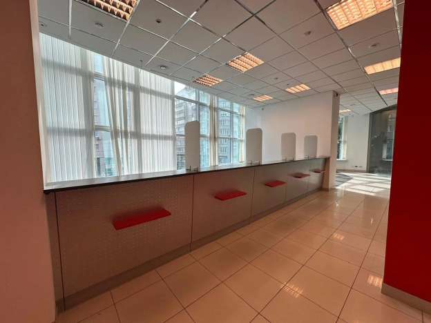 Снять коммерческую недвижимость в Ростове-на-Дону. Вариант № 8109607, 0, площадь -  квм, цена 350000 рублей