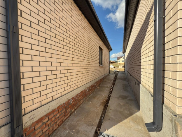 Купить дом в Элисте. Вариант № 7800550, 3, площадь -  квм, цена 6200000 рублей