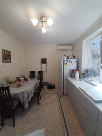 Купить дом на улице Нефтяников в Элисте. Вариант № 1651356, 2, площадь -  квм, цена 8500000 рублей