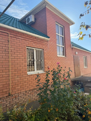 Купить дом на улице Хомутникова в Элисте. Вариант № 6421, 7, площадь -  квм, цена 12700000 рублей