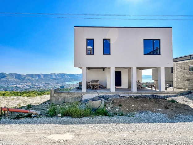 Купить дом на улице Октябрьский переулок в Новороссийске. Вариант № 31409, 0, площадь -  квм, цена 37000000 рублей