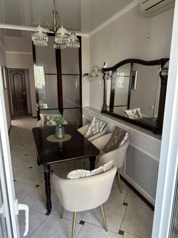 Купить трехкомнатную квартиру на улице 6-я Линия в Ростовской области. Вариант № 3435168, 6, площадь -  квм, цена 5800000 рублей