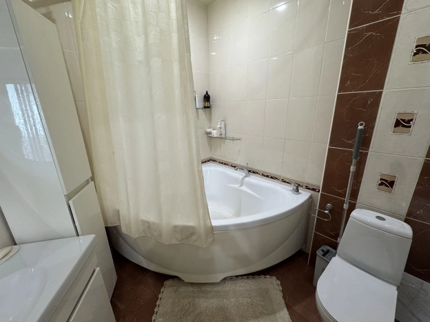 Купить трехкомнатную квартиру в Микрорайоне 29-й, Ангарск в Ангарске. Вариант № 1247243, 21, площадь -  квм, цена 7900000 рублей