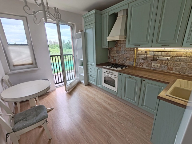 Купить двухкомнатную квартиру на улице Центральная в Щёлкове. Вариант № 46215, 7, площадь - квм, цена 9750000 рублей