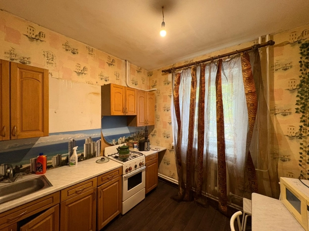 Купить однокомнатную квартиру в районе Дзержинский в Волгограде. Вариант № 6827168, 1, площадь -  квм, цена 3400000 рублей