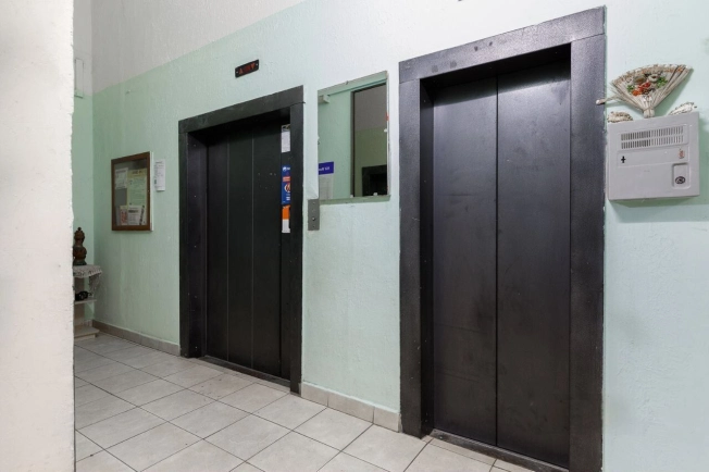 Купить квартиру в Москве. Вариант № 10067492, 32, площадь -  квм, цена 30800000 рублей