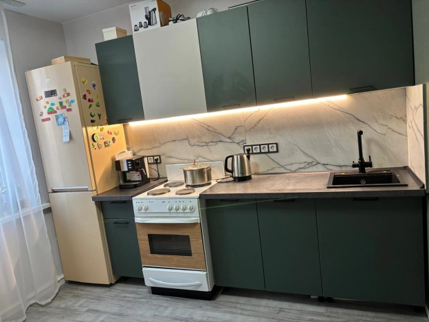 Купить трехкомнатную квартиру в районе Калининский в Новосибирске. Вариант № 3885222, 7, площадь -  квм, цена 6550000 рублей