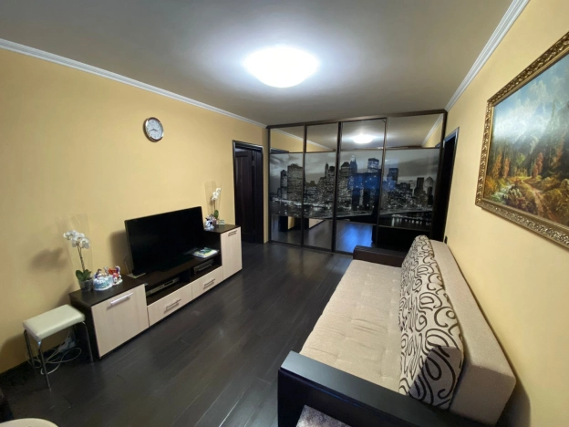 Купить трехкомнатную квартиру у метро Коммунарка в Москве. Вариант № 9891577, 2, площадь -  квм, цена 10500000 рублей