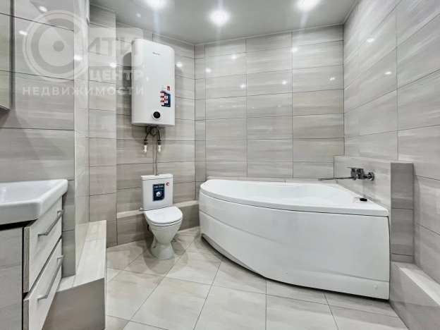 Купить однокомнатную квартиру на улице Ленинский проспект в Воронеже. Вариант № 3346643, 10, площадь -  квм, цена 6700000 рублей