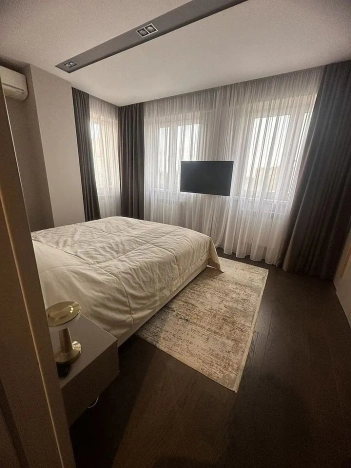 Купить трехкомнатную квартиру в Ростовской области. Вариант № 9905011, 4, площадь -  квм, цена 21999999 рублей