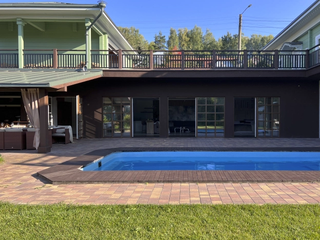 Купить дом на улице Центральная в Ивановской области. Вариант № 6714800, 32, площадь -  квм, цена 200000000 рублей