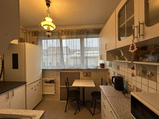 Купить трехкомнатную квартиру в районе Василеостровский в Санкт-Петербурге. Вариант № 8121449, 8, площадь -  квм, цена 13240000 рублей